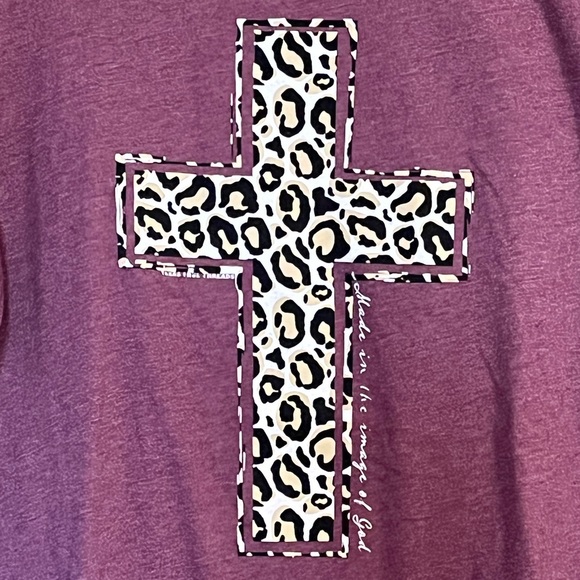 Texas True Threads• Made in the Image of God Leopard Cross Design Graphic Tee - Picture 2 of 7